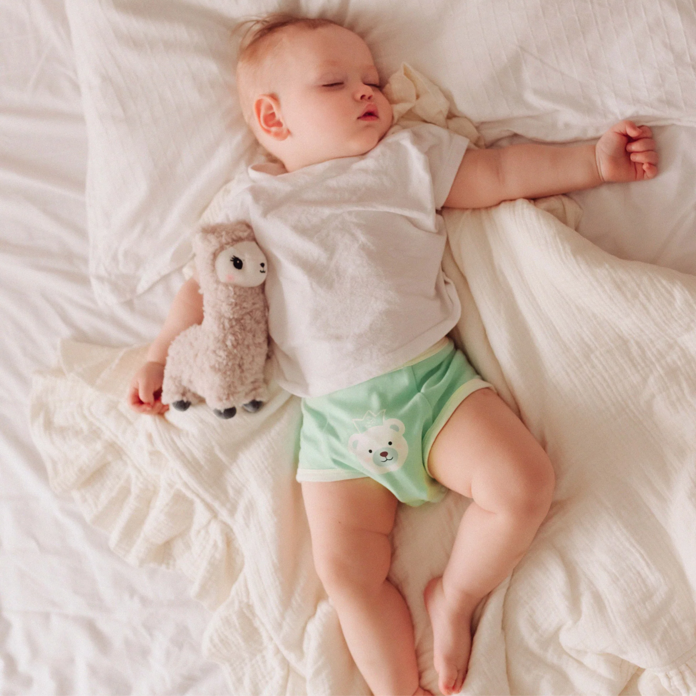 Nighttime Potty Training: Why Your Toddler Stays Dry During the Day But Wet at Night (And What Actually Works)