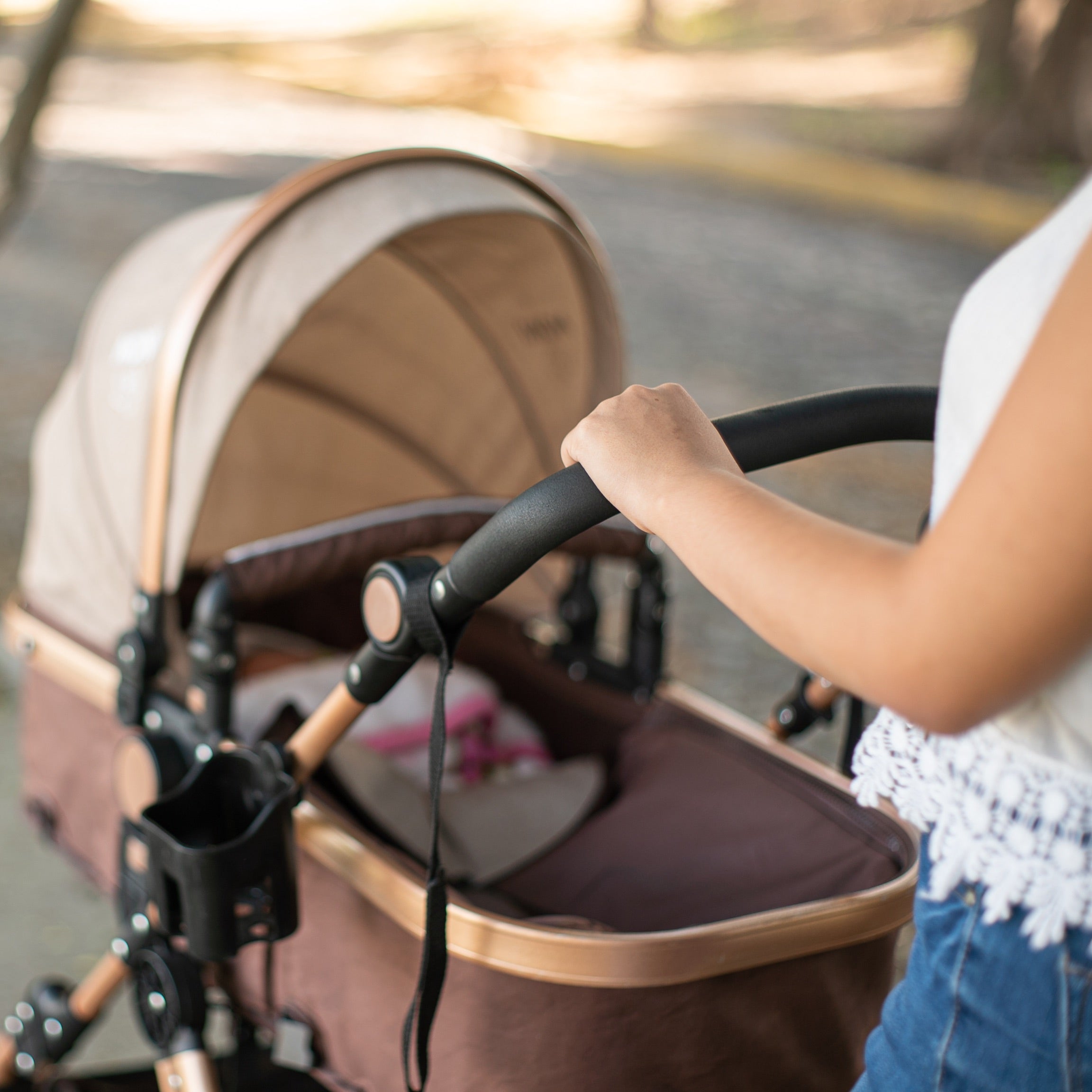 How to Choose a Non-Toxic Baby Stroller (And What to Avoid)