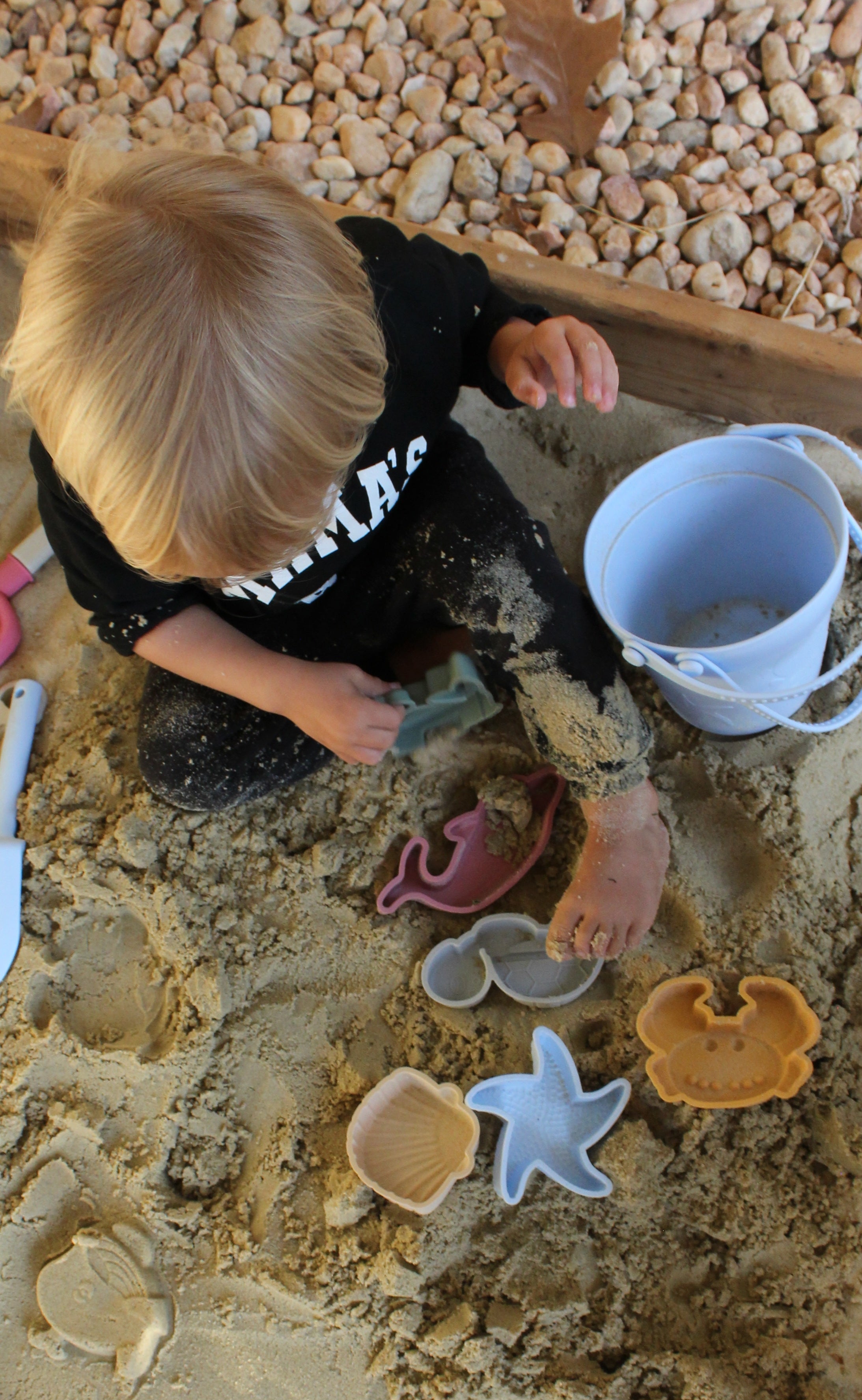 Silicone Sand Bucket with Toys and Shovel