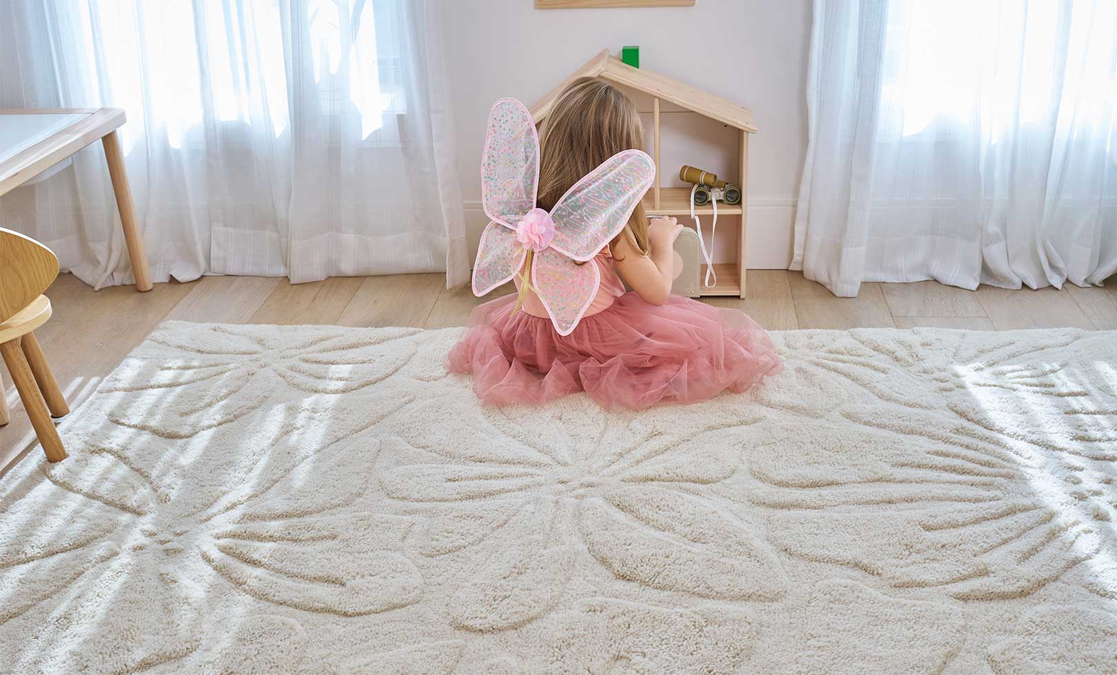 Floral Field Washable Wool Area Rug in Cream