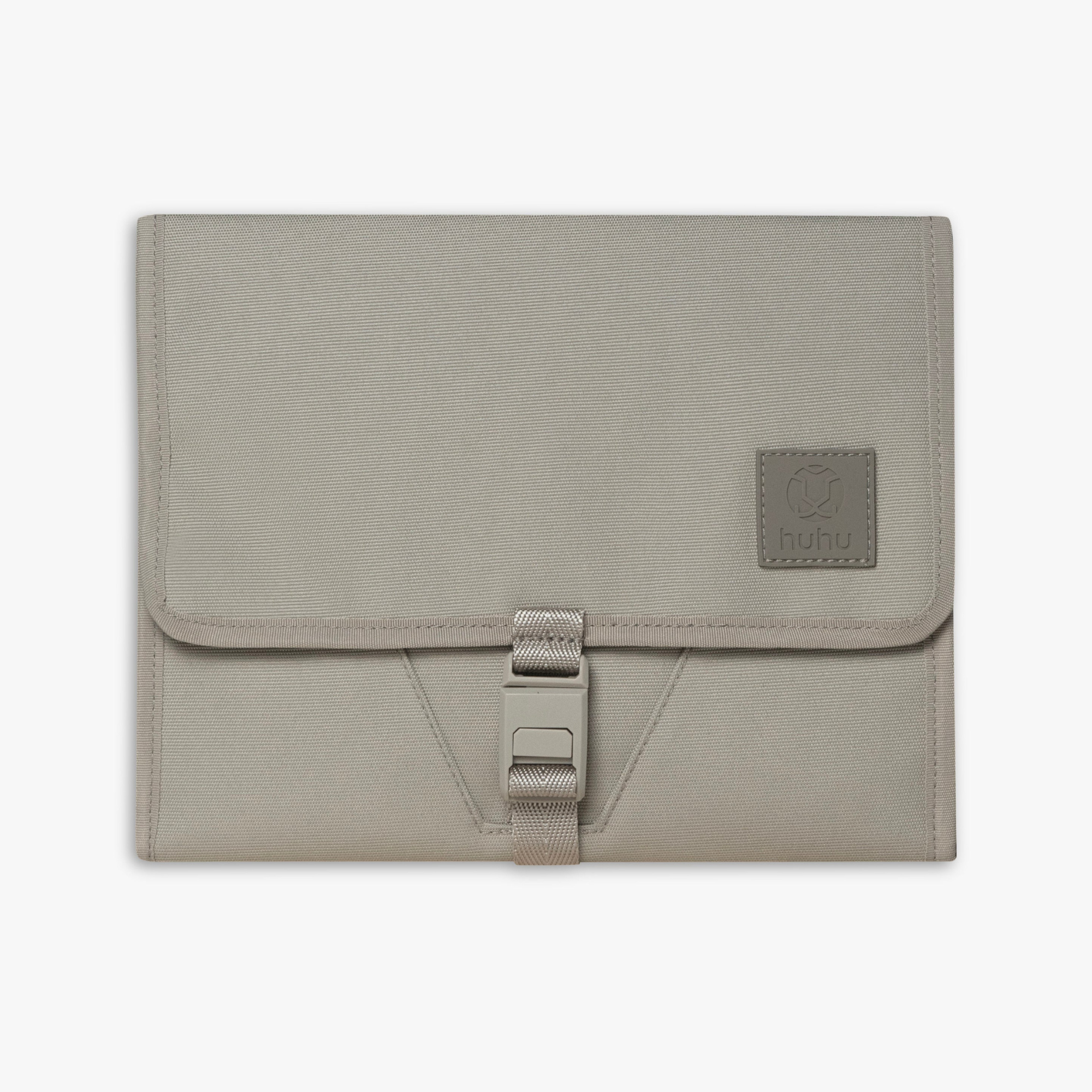 Go Anywhere Changing Wallet / Daybreak Taupe