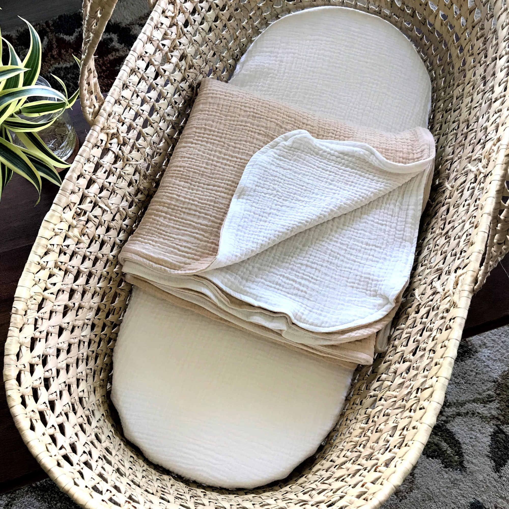 Moses Basket with Organic Cotton Double Gauze Bedding Set