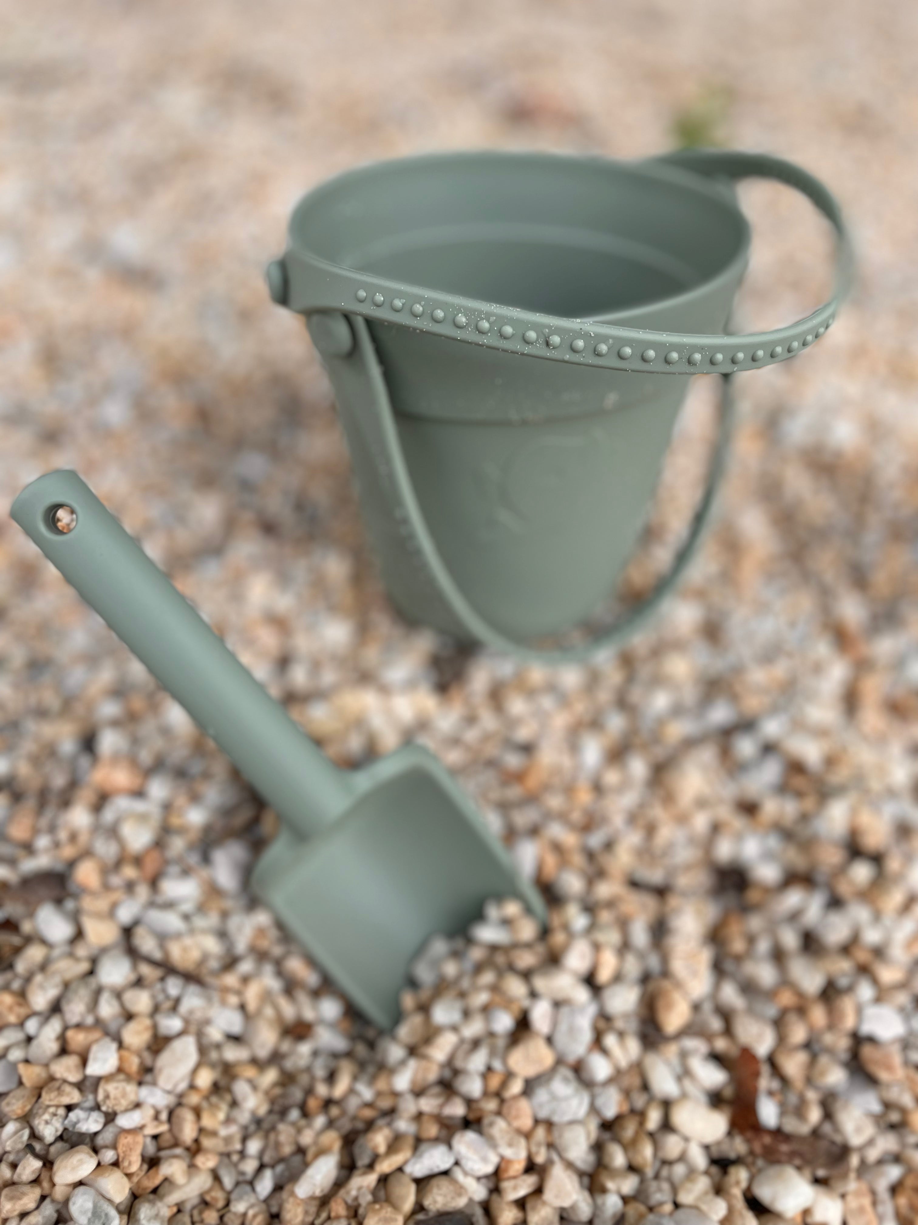 Silicone Sand Bucket with Toys and Shovel