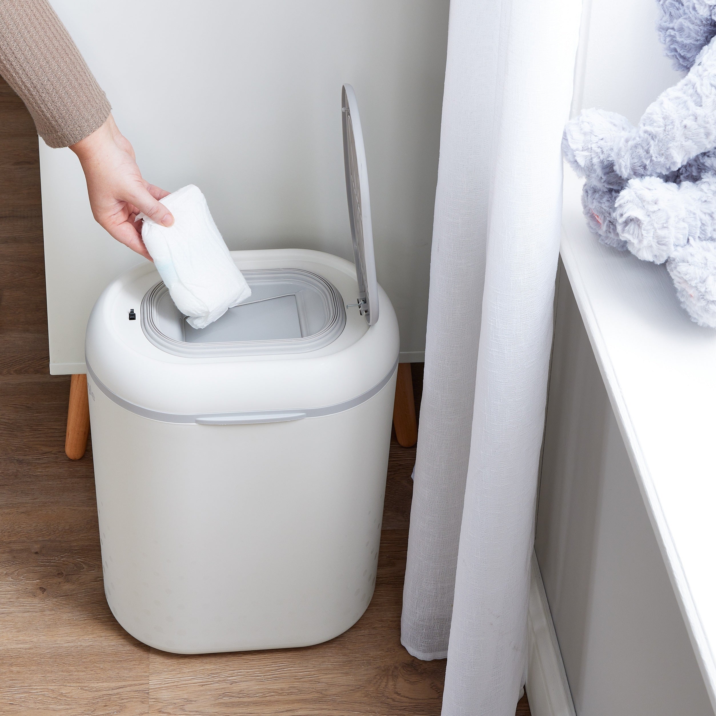 Shnuggle Eco-Touch Nappy Bin Diaper Pail